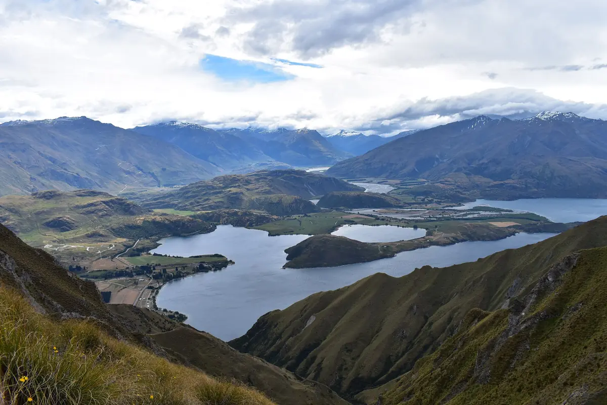 Lake Wanaka and its islands from the hills